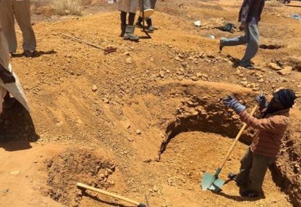 مسلحون يستولون على أكثر من 3 كيلوغرامات من الذهب بعد مهاجمة سيارة قرب ازويرات